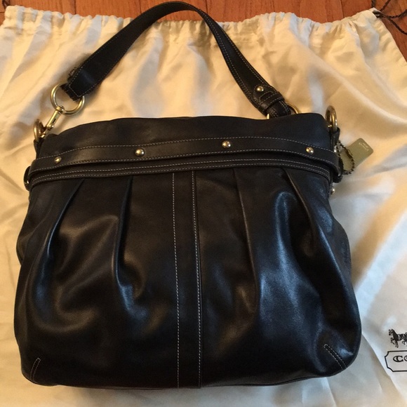 Like new Coach black leather shoulder bag - Picture 2 of 3